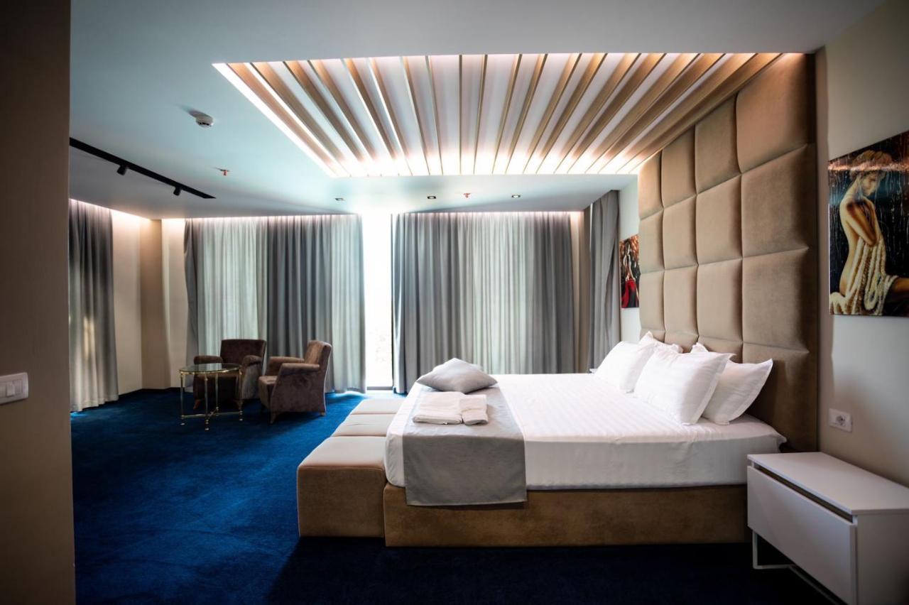 Nuevo Deluxe Hotell Shëngjin Exteriör bild